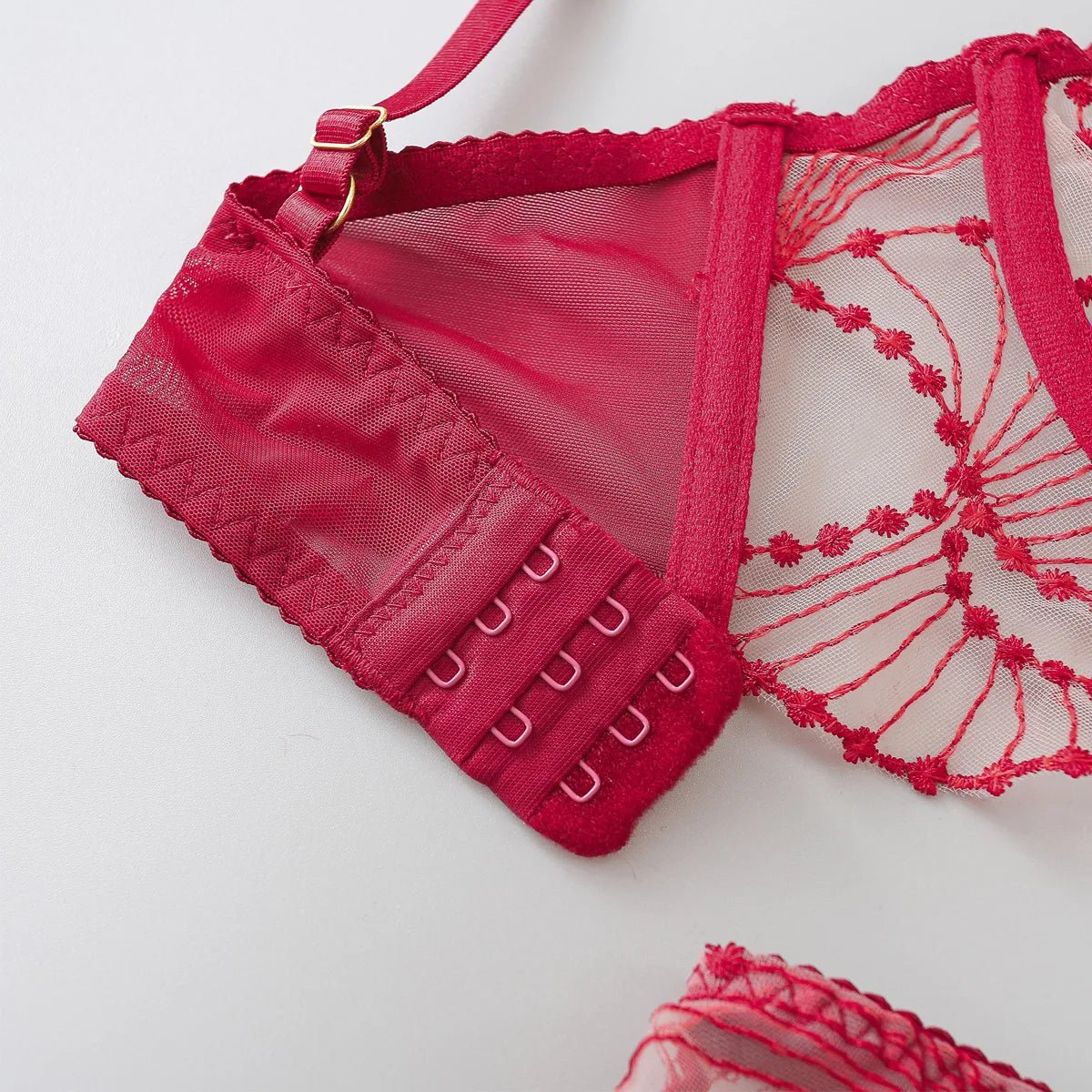 Embrace Your Desire: Sheer Lace Sensation - Todanua Internacional