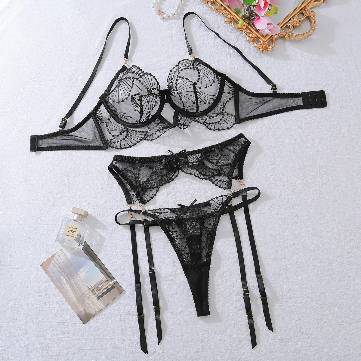 Embrace Your Desire: Sheer Lace Sensation - Todanua Internacional