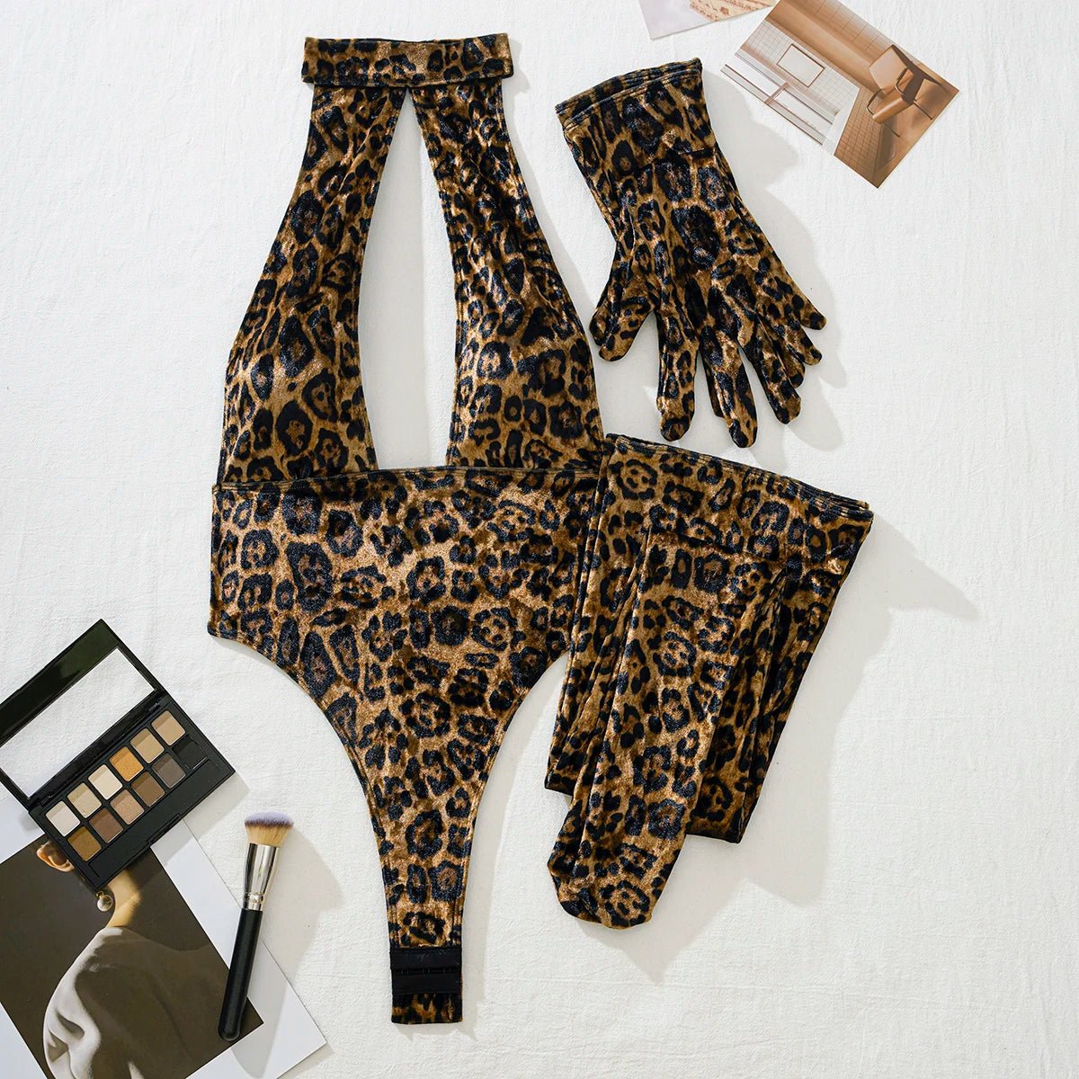Feel Irresistible: Leopard Bodysuit with Gloves - Todanua Internacional